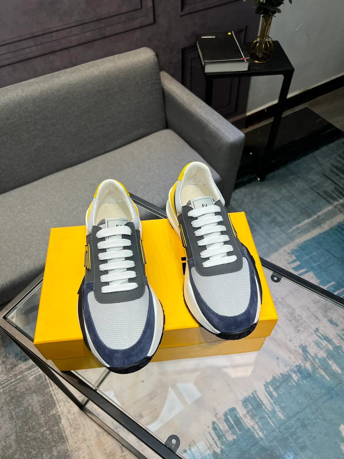 Men's shoes 💰540 FENDI men's fashionable casual shoes 👟Hot sale🔥 Official website 1:1 replica ⬆️Original quality - original leather - original breathable mesh lining original outsole 1:1 replica, code number 38-44 (45-46 customized)